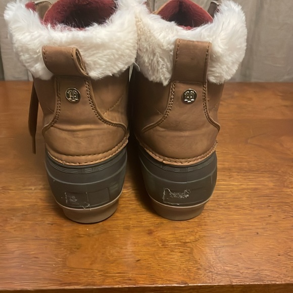 Tommy Hilfiger Duck Boots with Fur Trim - Picture 3 of 8